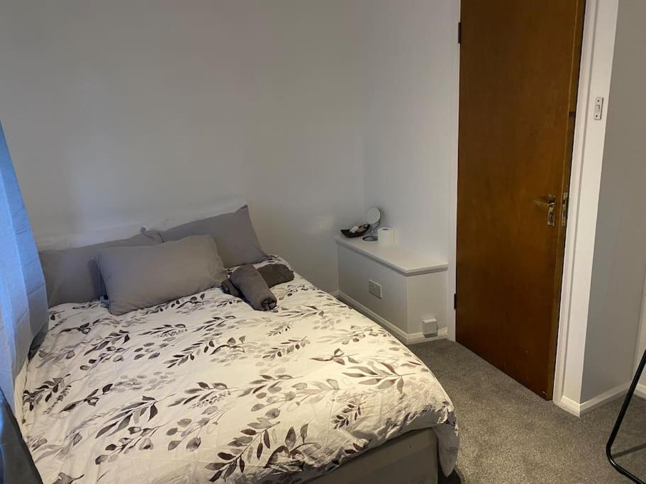 Entire 1 Bedroom City House 런던 외부 사진