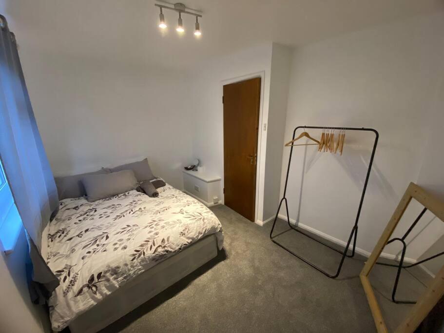 Entire 1 Bedroom City House 런던 외부 사진