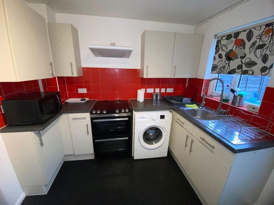Entire 1 Bedroom City House 런던 외부 사진
